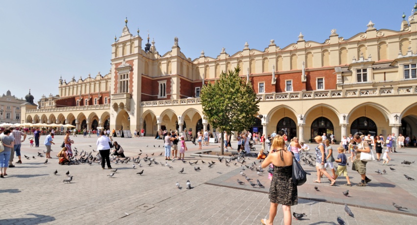 GRUPOLR 2_C_AdobeStock - Polen Rundreise